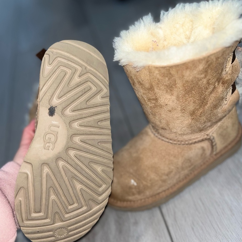 UGG Bailey Bow II Girl Boots Chestnut - Picture 5 of 5